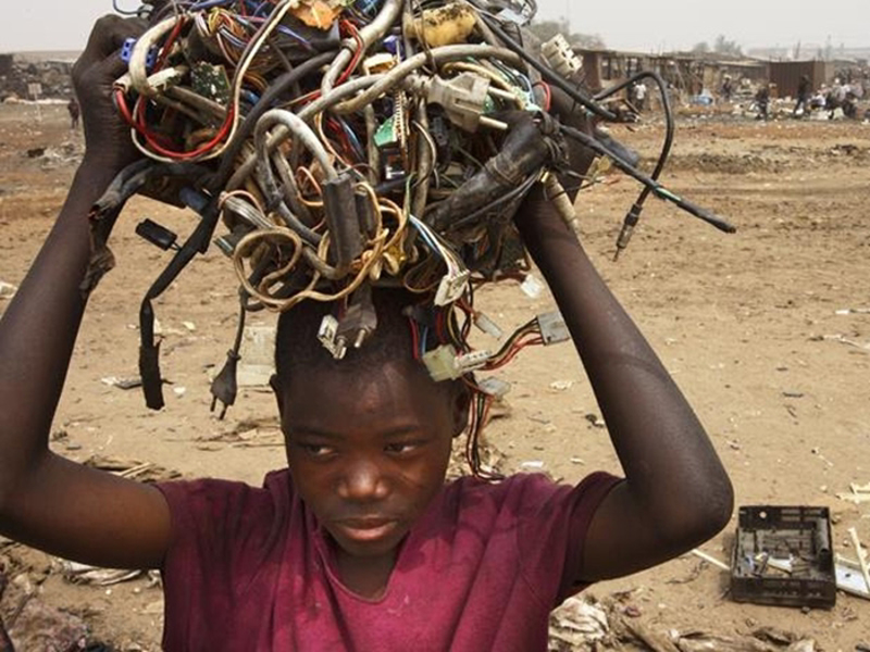 Kategori İçin Resim Elektronik Atık Çöplüğü Afrika!